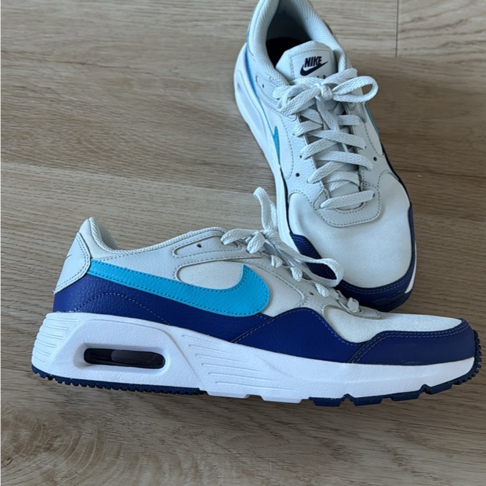 Nike AirMax blue and White 8M